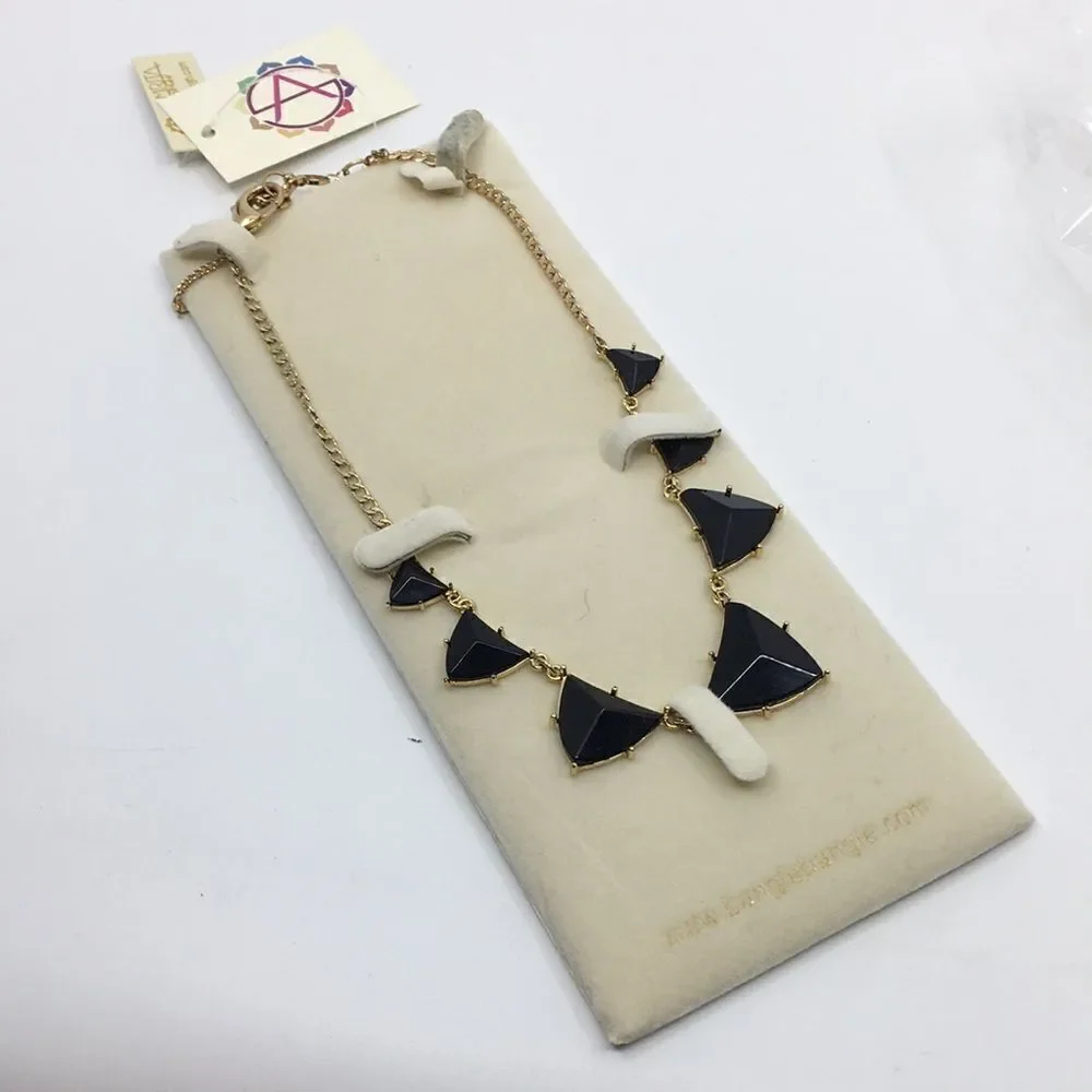 NWT Amrita Singh Bermuda statement necklace. Black and Gold Tone
